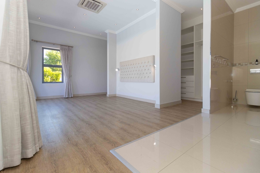 5 Bedroom Property for Sale in Val De Vie Estate Western Cape